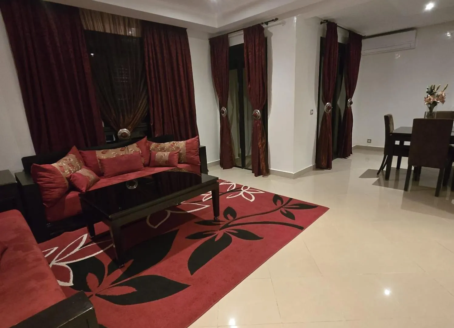 Appartement De Luxe 2 Chambres Centre Ville Village Privee Avec 5 Piscines Marrakesh 0*,  Marocko